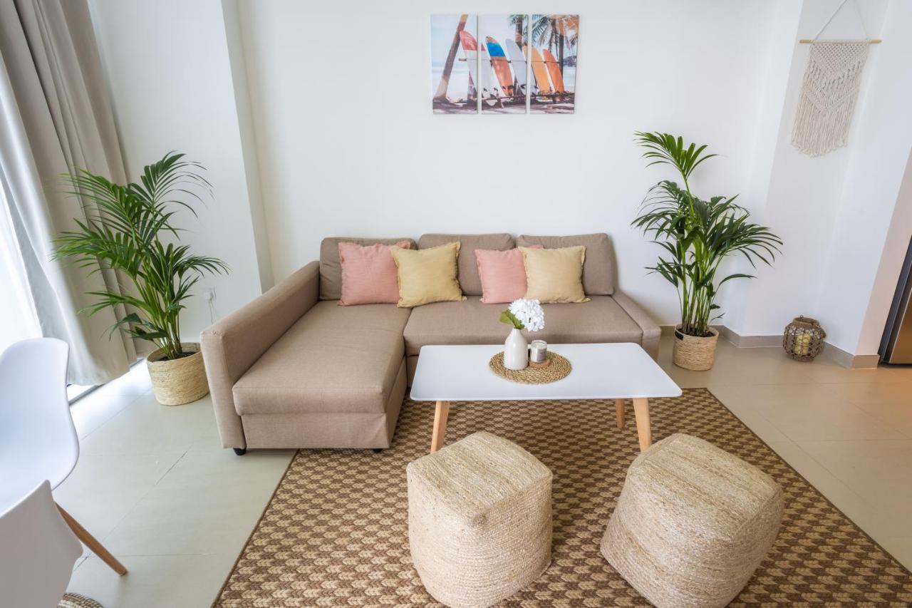 Waves Holiday Home - Waterfront Apartment With Breathtaking Sea Views 迪拜 外观 照片