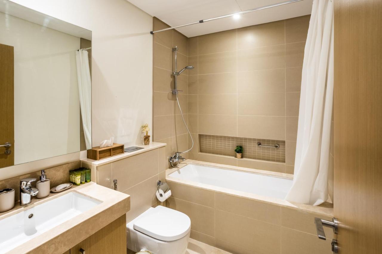 Waves Holiday Home - Waterfront Apartment With Breathtaking Sea Views 迪拜 外观 照片