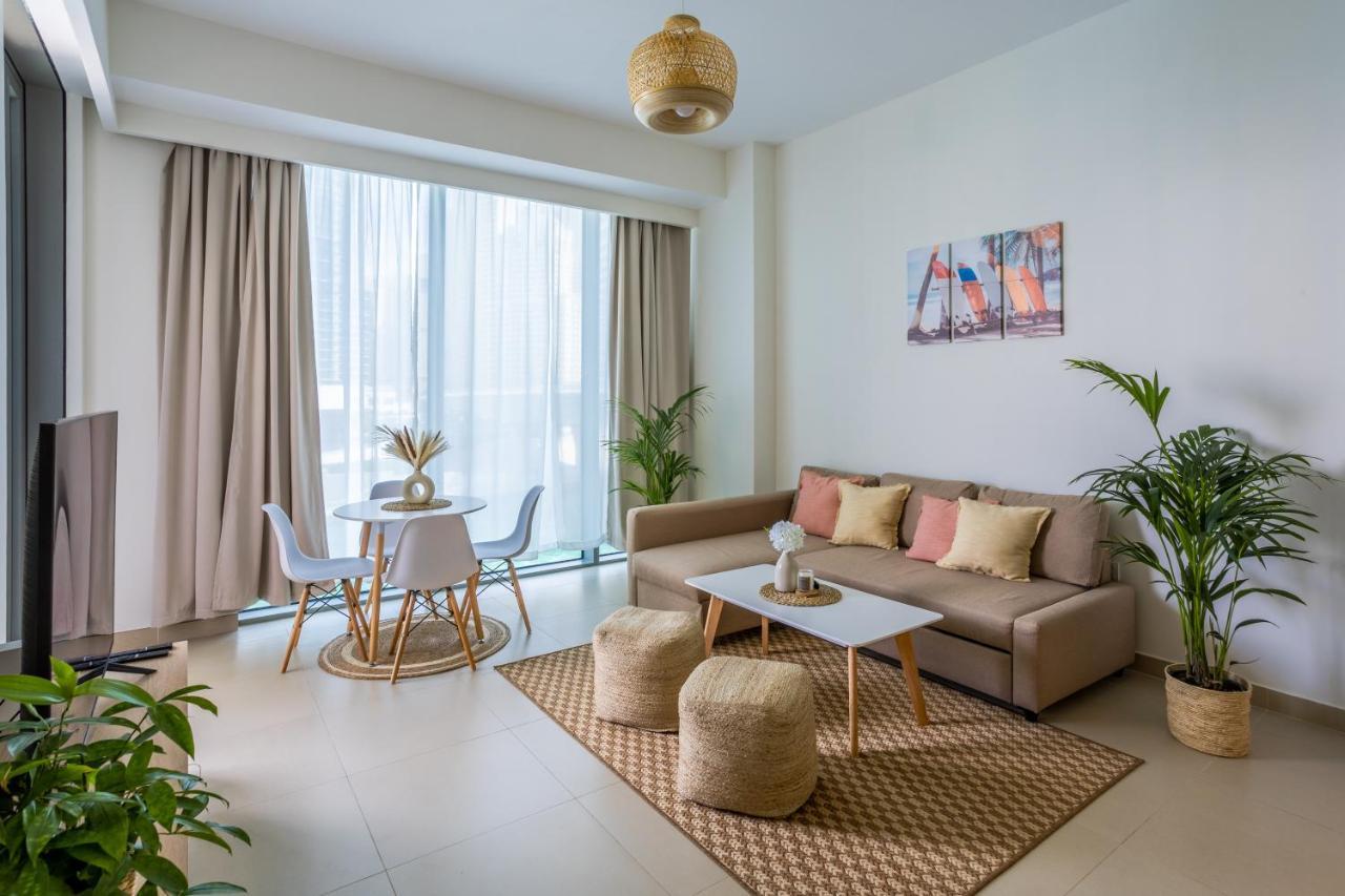 Waves Holiday Home - Waterfront Apartment With Breathtaking Sea Views 迪拜 外观 照片